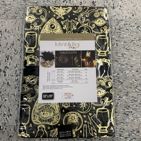 Halloween Spirit Mint & Ivy Metallic Witch Magic Palmistry 52 X 70 Tablecloth - Picture 4 of 6